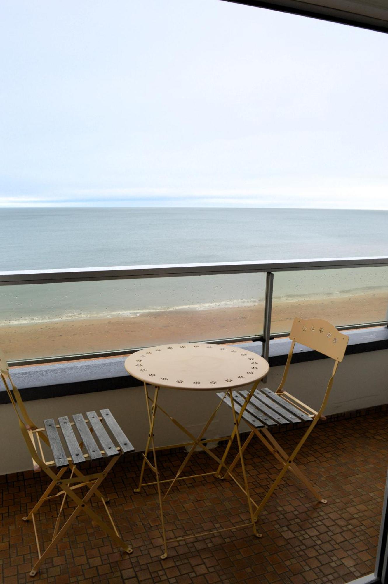 L'Esperluette - Magnifique Vue Mer Et Balcon Courseulles-sur-Mer Exteriör bild