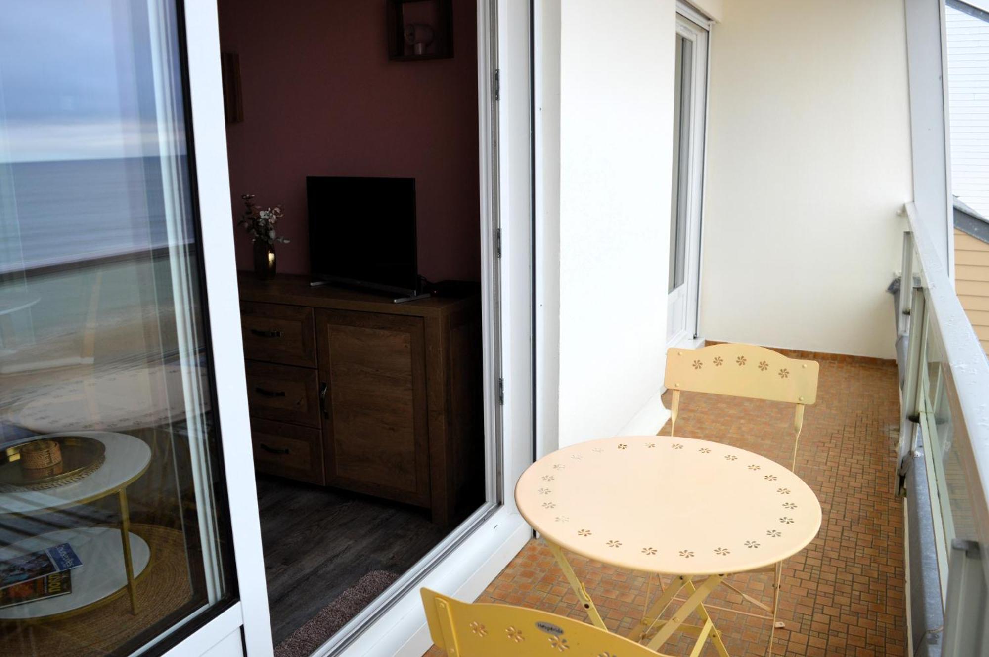 L'Esperluette - Magnifique Vue Mer Et Balcon Courseulles-sur-Mer Exteriör bild