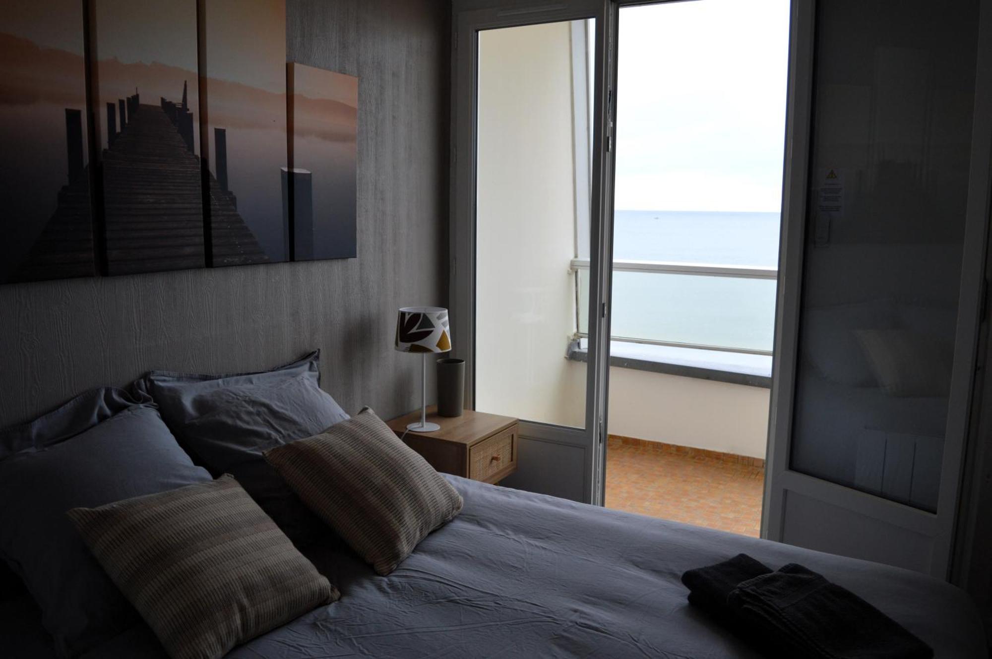 L'Esperluette - Magnifique Vue Mer Et Balcon Courseulles-sur-Mer Exteriör bild