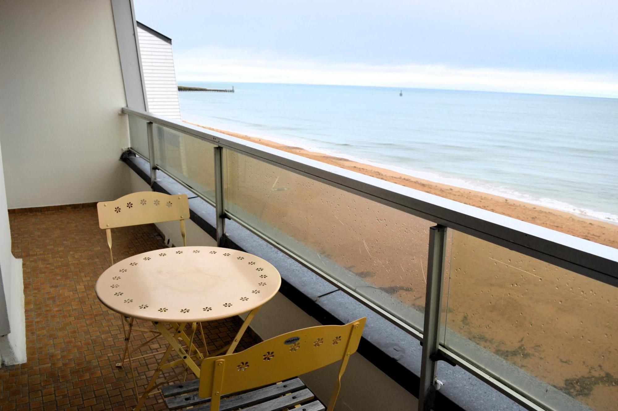 L'Esperluette - Magnifique Vue Mer Et Balcon Courseulles-sur-Mer Exteriör bild