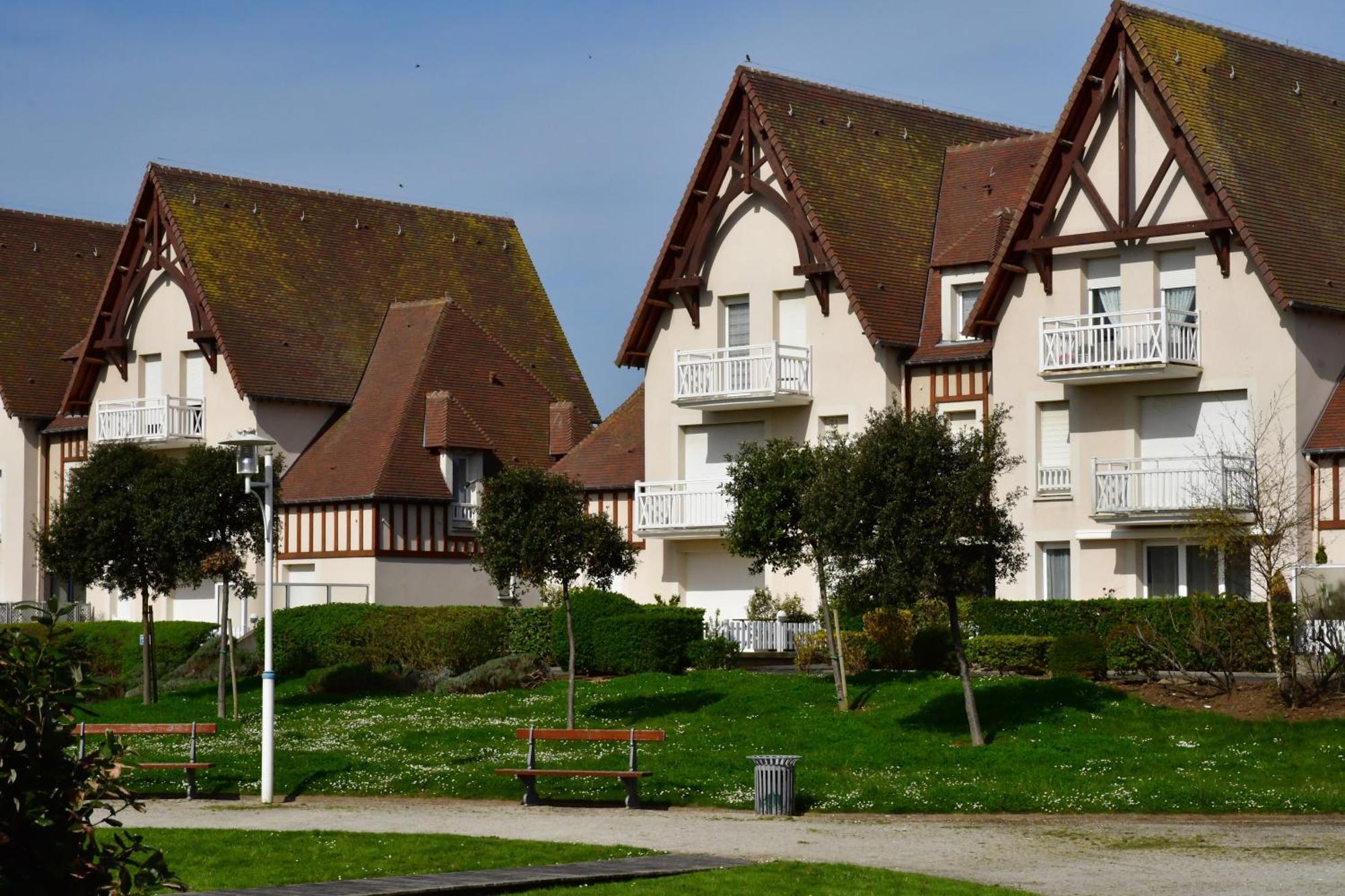 L'Esperluette - Magnifique Vue Mer Et Balcon Courseulles-sur-Mer Exteriör bild